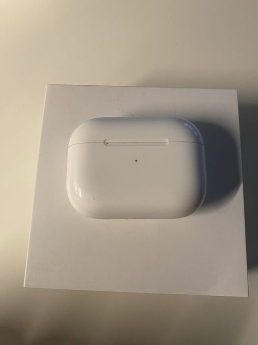 AirPods Pro 1 gen – działająca lewa, prawa trzeszczy, etui OK.