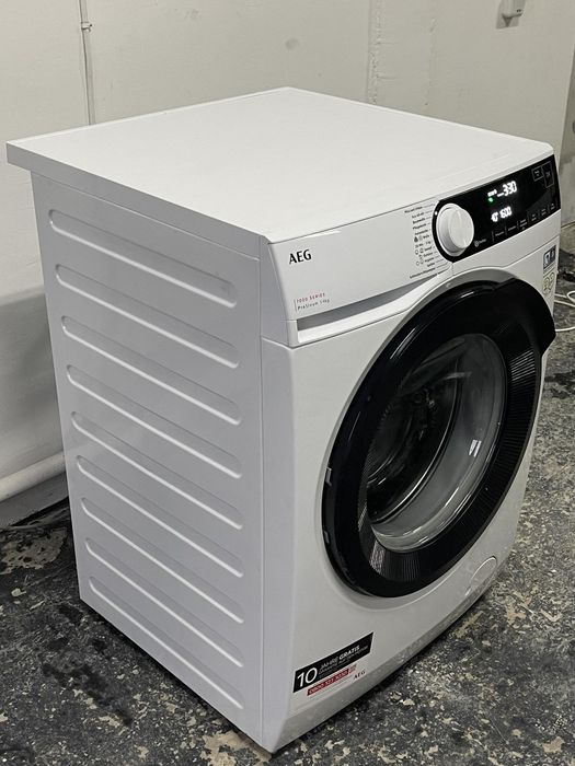 Пральна машина з фунцією парового освіження AEG LR7A70690