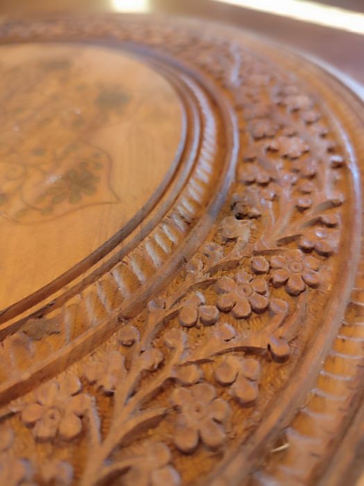 Orientalny stolik drewniany