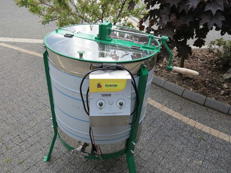 Miodarka Uniwersalna Nierdzewna  Cztero-Ramkowa  Ręczno - Elektryczna