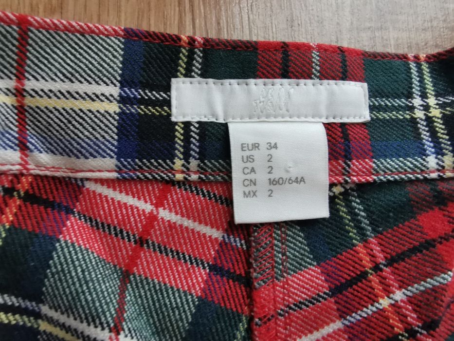 Spodnie dzianinowe w kratę