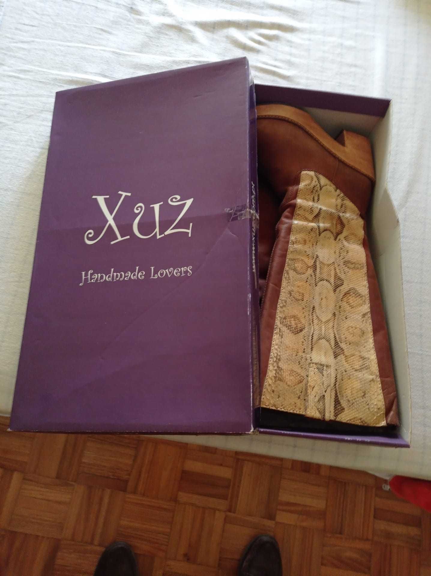 Botas em pele de cobra, marca Xuz (Handmade)