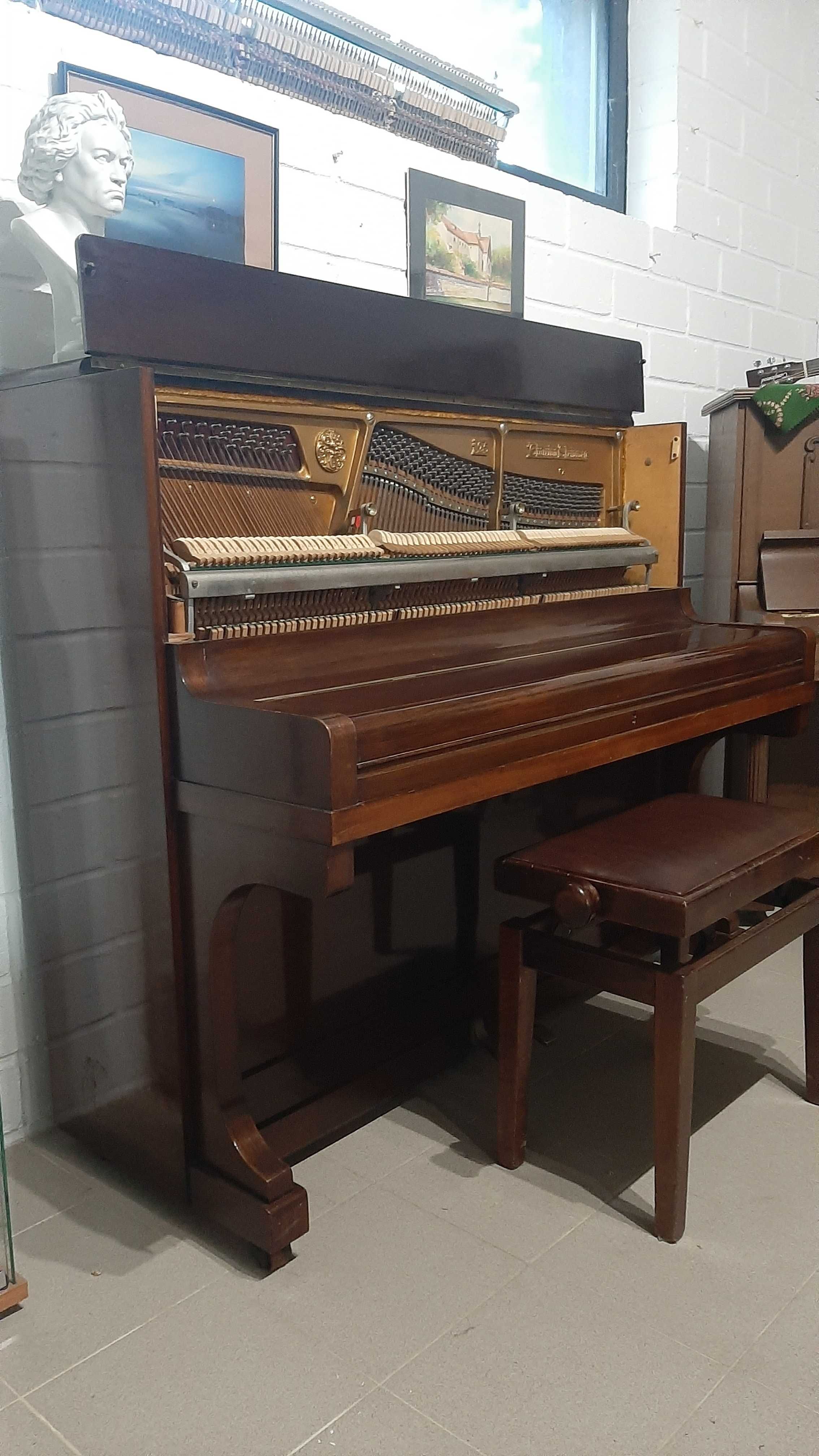 Pianino Grotrian Steinweg 125