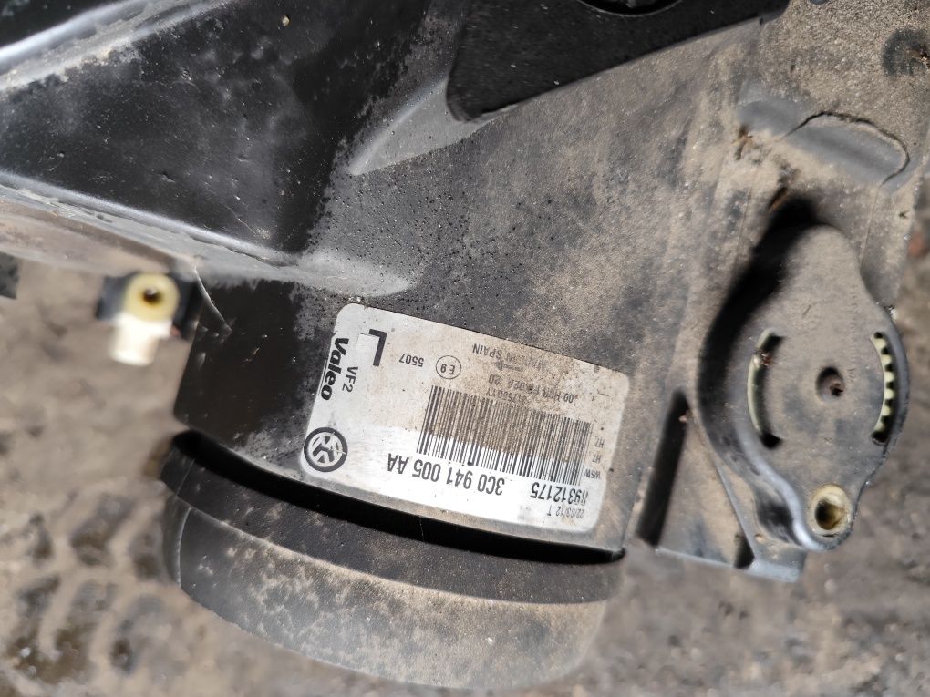 VW Passat B6 lampa prawy lewy przód przednia