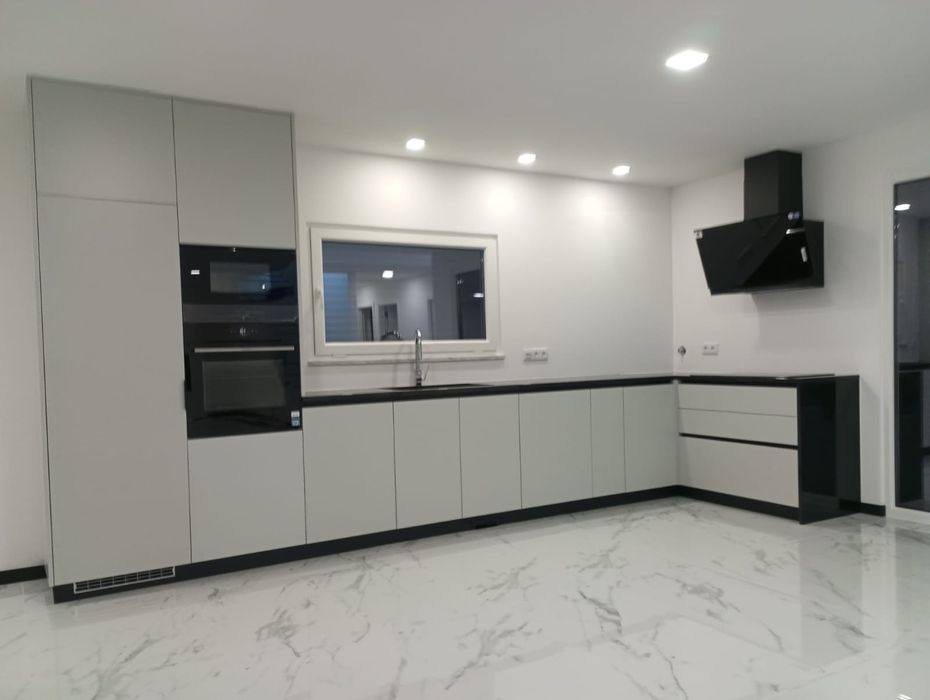 Pintura/Lacagem Profissional em Portas, Cozinhas e Roupeiros