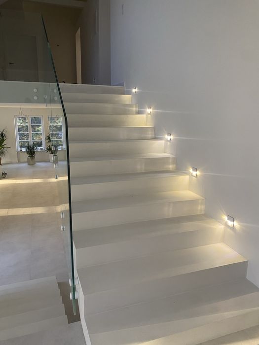 Posadzki schody ściany dekoracyjne MONOLITICA. MIKROBETON/ MIKROCEMENT