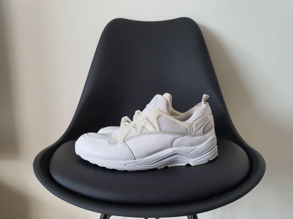 Nike Air Huarache Light 'Triple White' 9.5US/43EU trainer yeezy boost