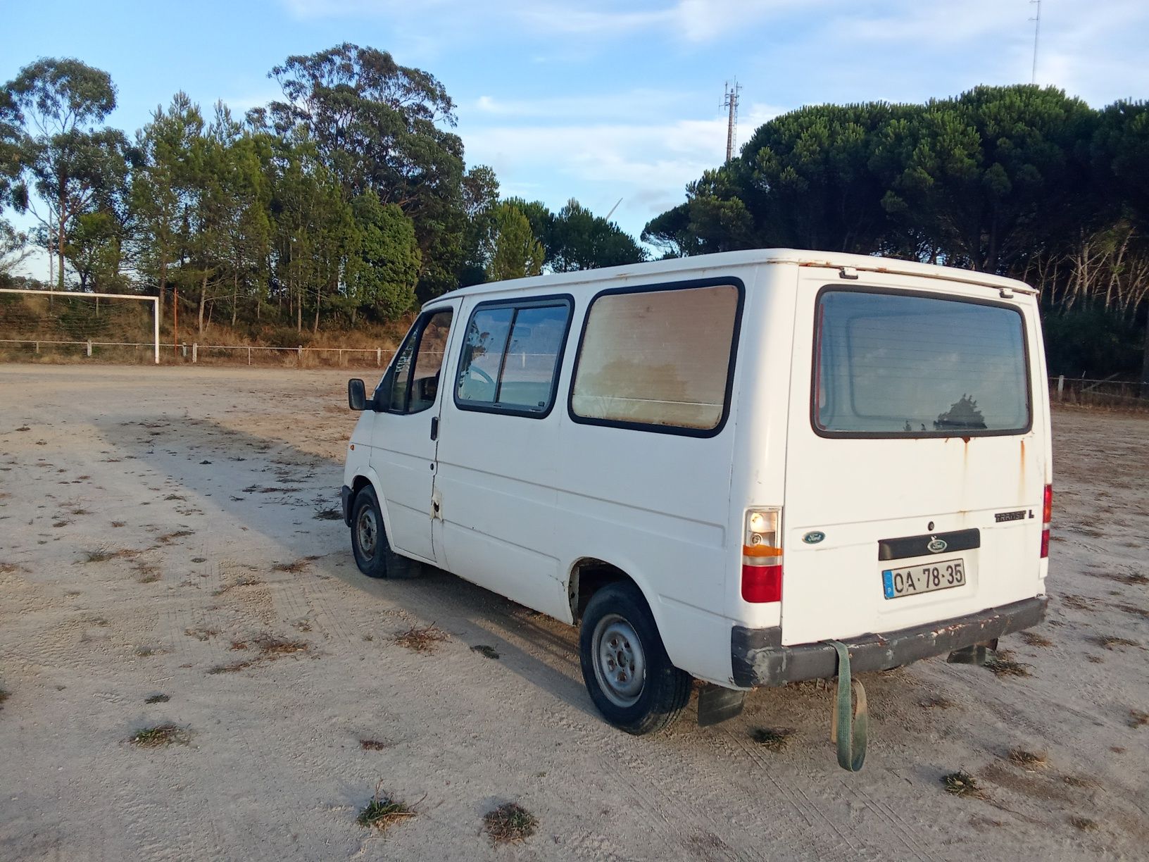Ford Transit L100 9 lugares