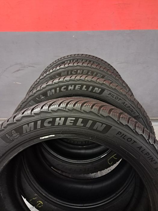 Opony zimowe Michelin Alpine 5 235/45/18 98V