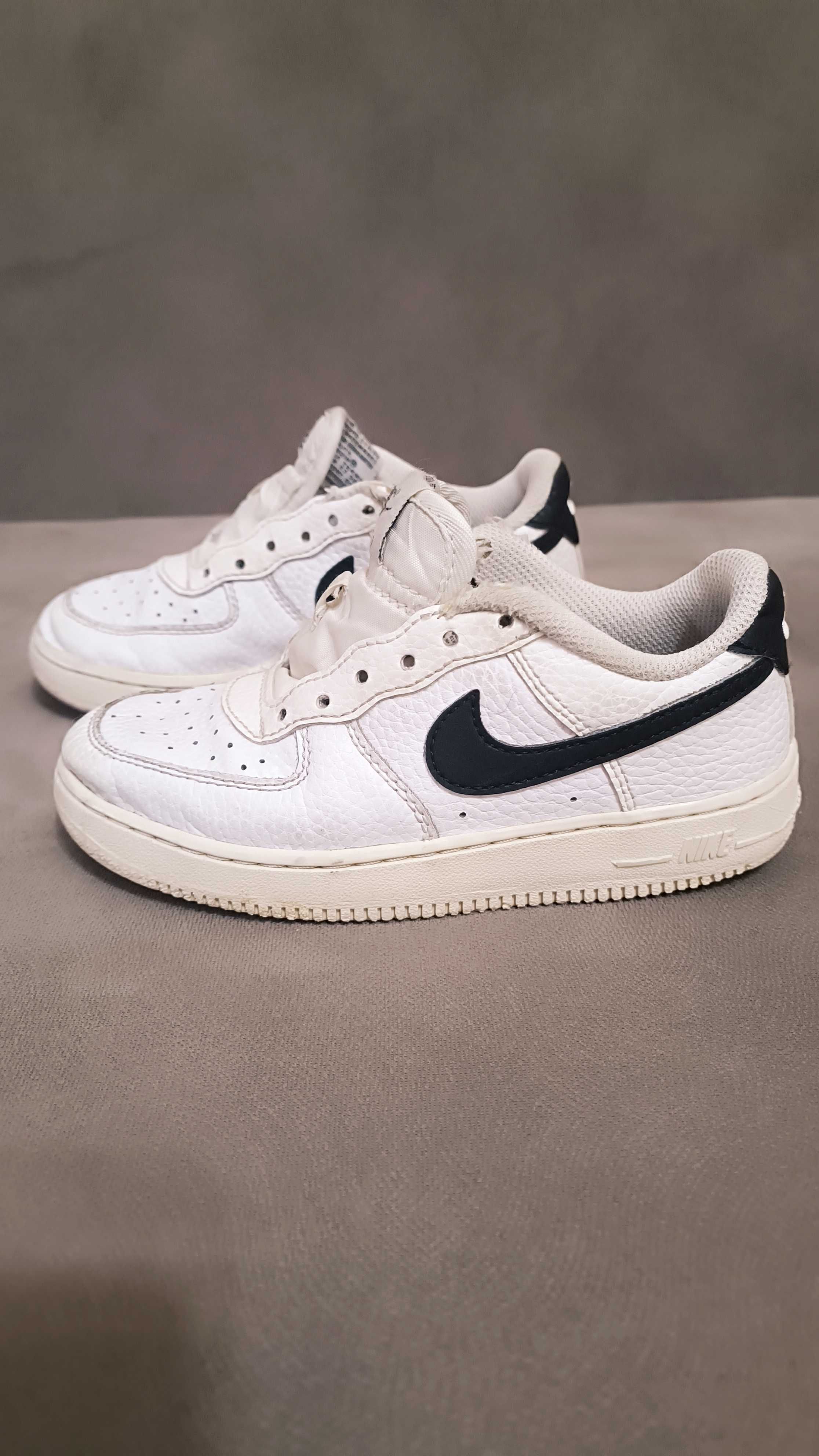 Кроссовки Nike Force 1