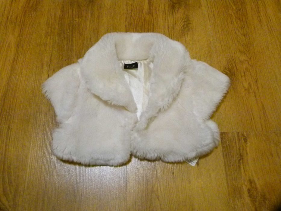 rozm 92 F&F bolerko futerkowe białe krótkie kamizelka