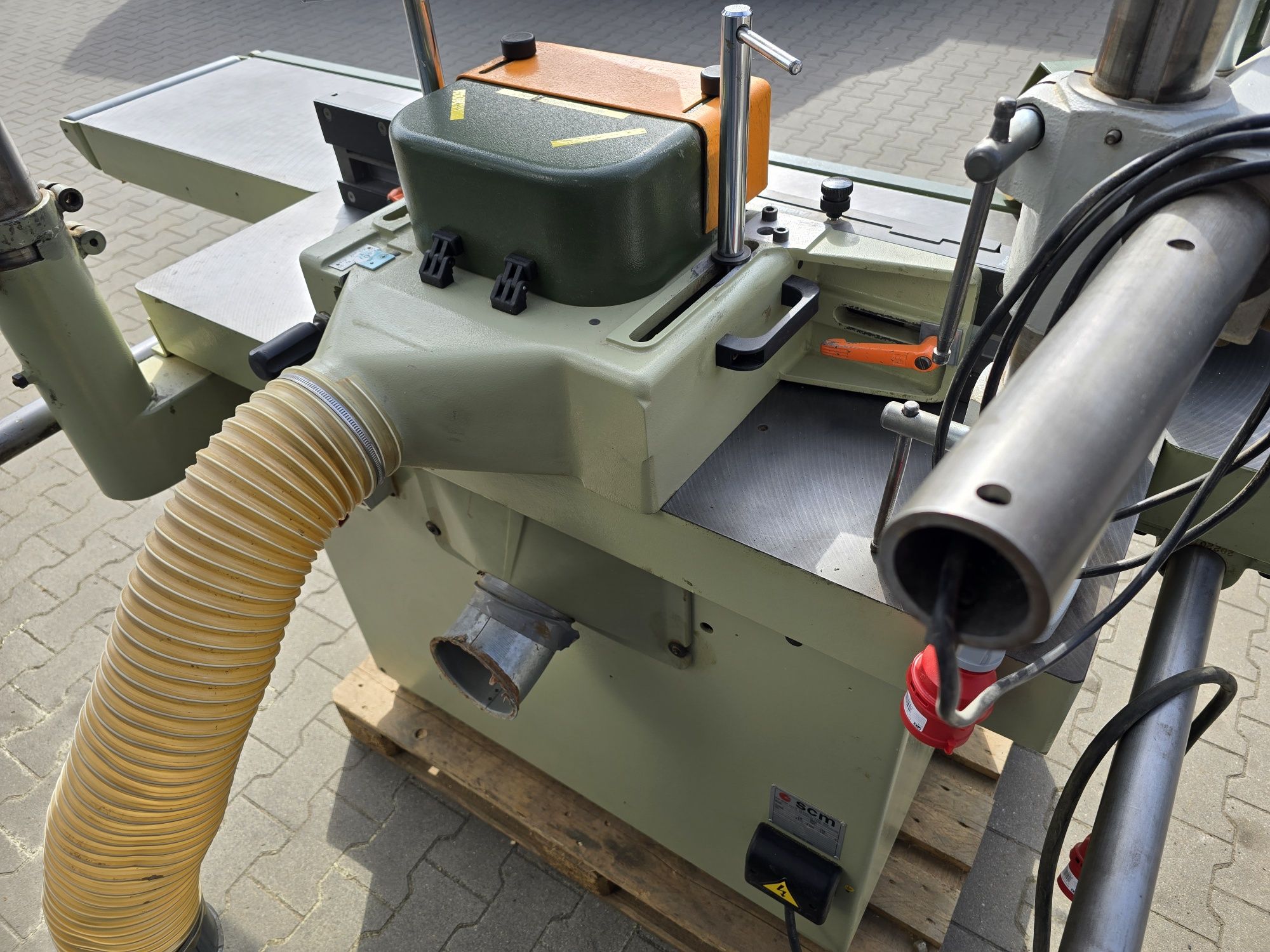 Frezarka dolnowrzecionowa SCM T130