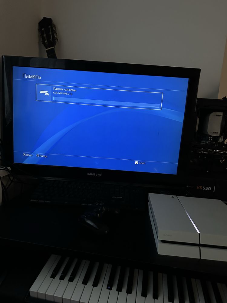 PS 4 + 2 контролера і 3 ігри