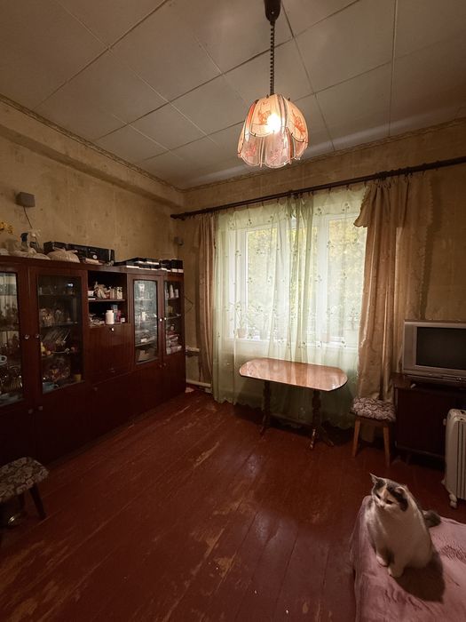 Продаж 2-х кімнат в комунальній квартирі,площею -30,1 м2.