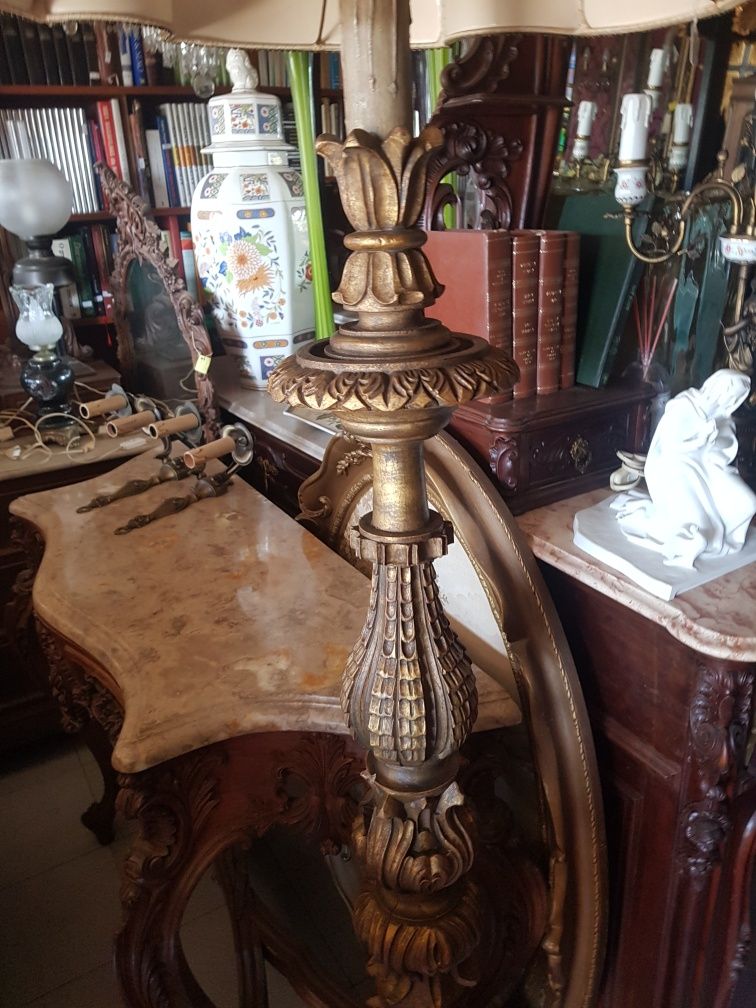 Candeeiro, tocheiro dourado