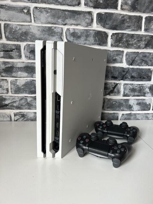 Ps4 pro 1 tb Белая - 19 игр, 2 джойстика -white