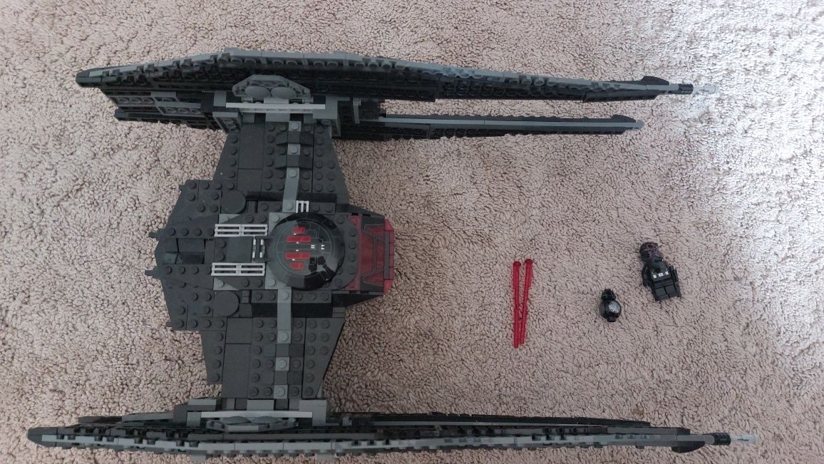 Lego star wars 75179 Kylo Ren's TIE Fighter