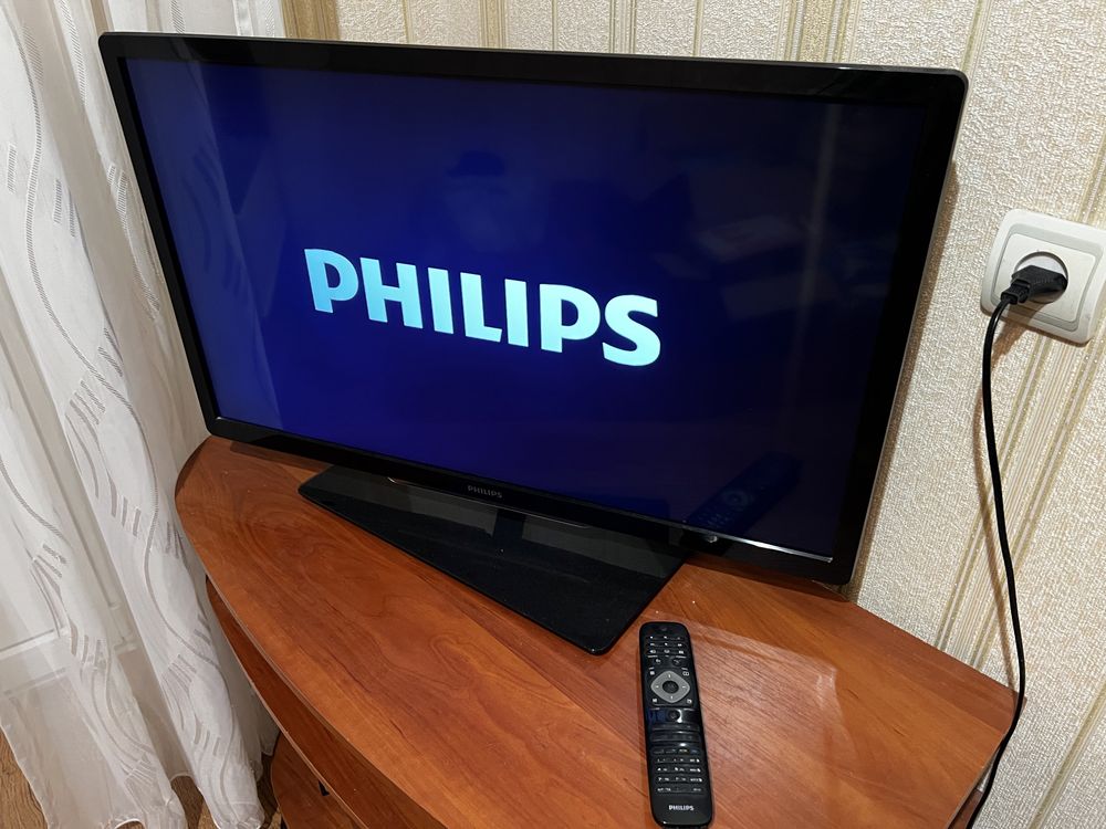 Телевізор Philips 32PFL4007H