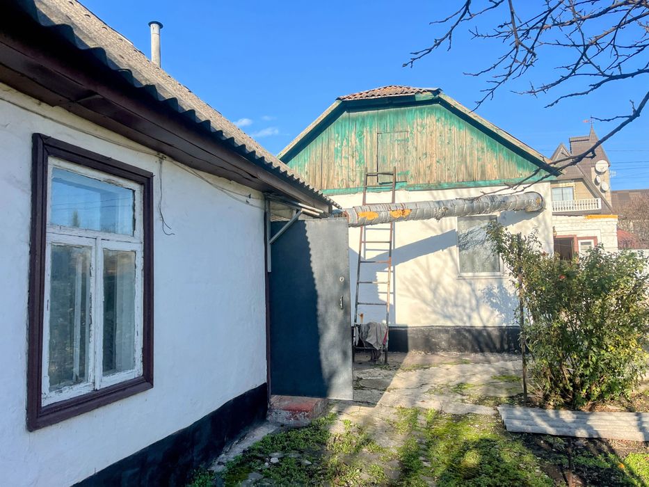 Продам ДВА Дома на участке, ул. ПЕРЕДОВАЯ, АТБ