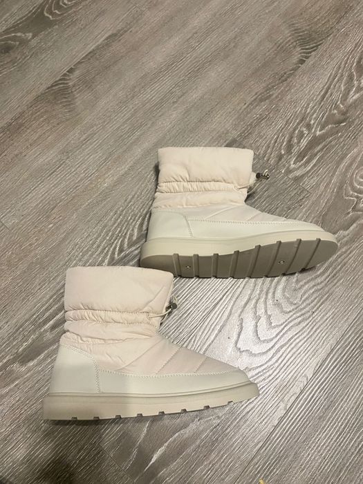 Черевики, дутіки , чоботи