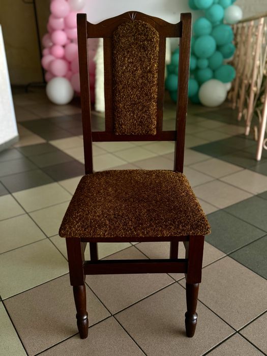 Стільці в чудовому стані дерево і метал