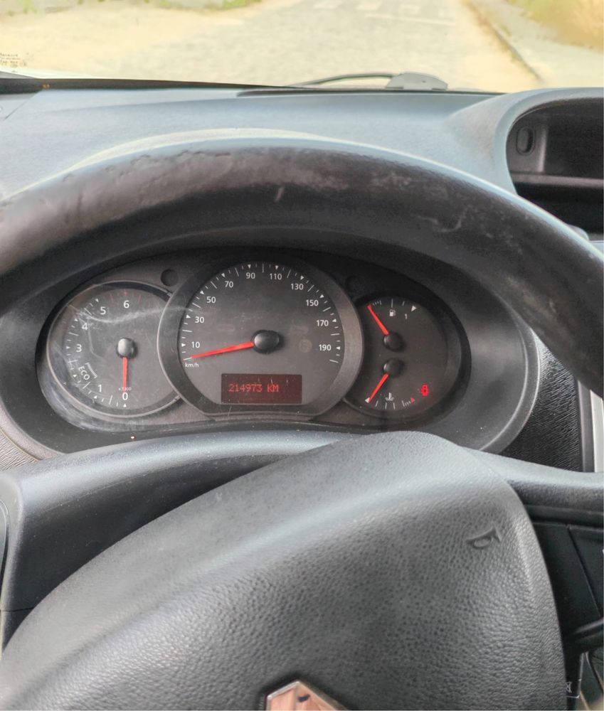 Renault Kangoo 2016/2 lugares/IUC pago e inspeção realizada este mês.