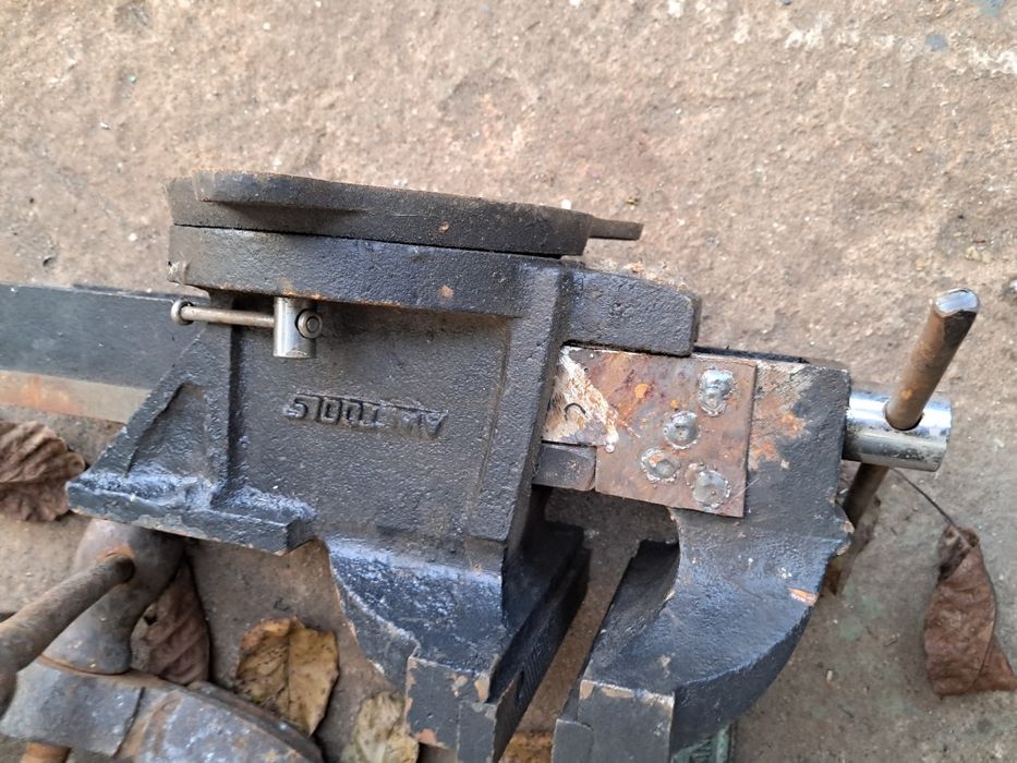 Wyprzedaż  garażowa imadła