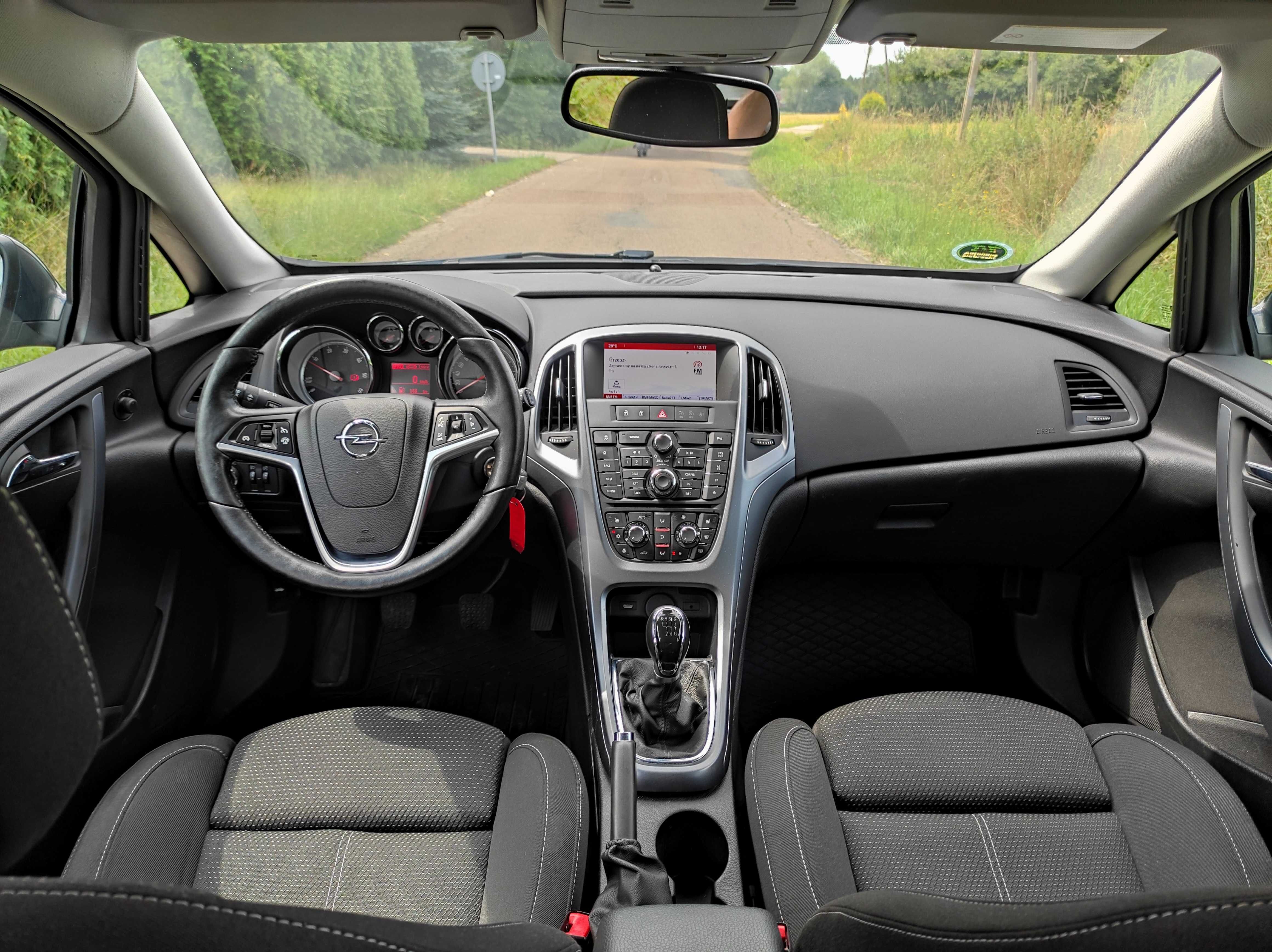 Opel Astra J 2016r. 1.6cdti 136km stan bdb