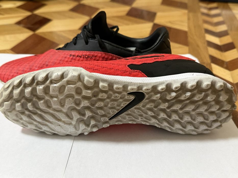 Сороконіжки Nike Phantom