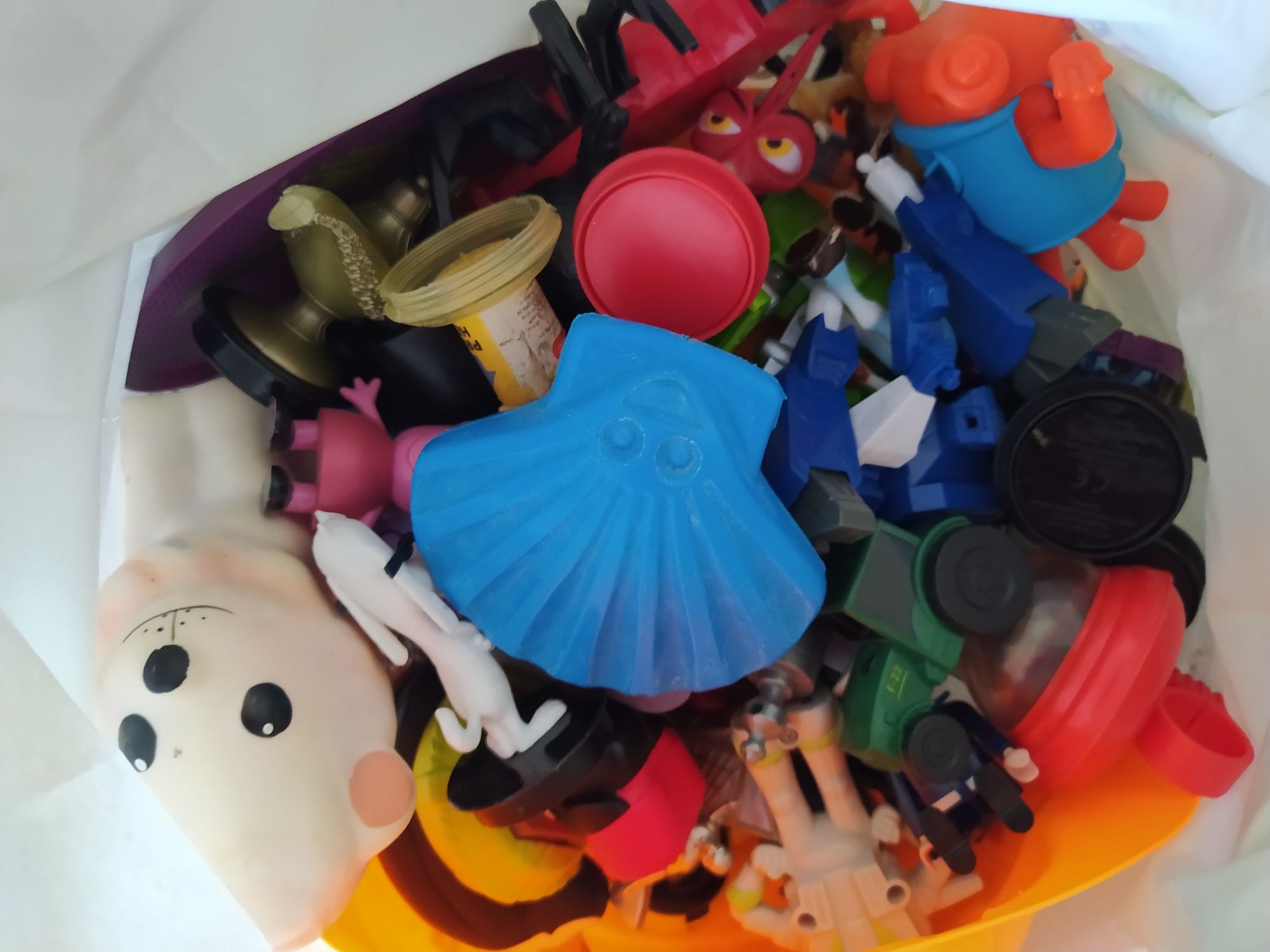Zabawki, plastikowe, gumowe, postacie z bajek