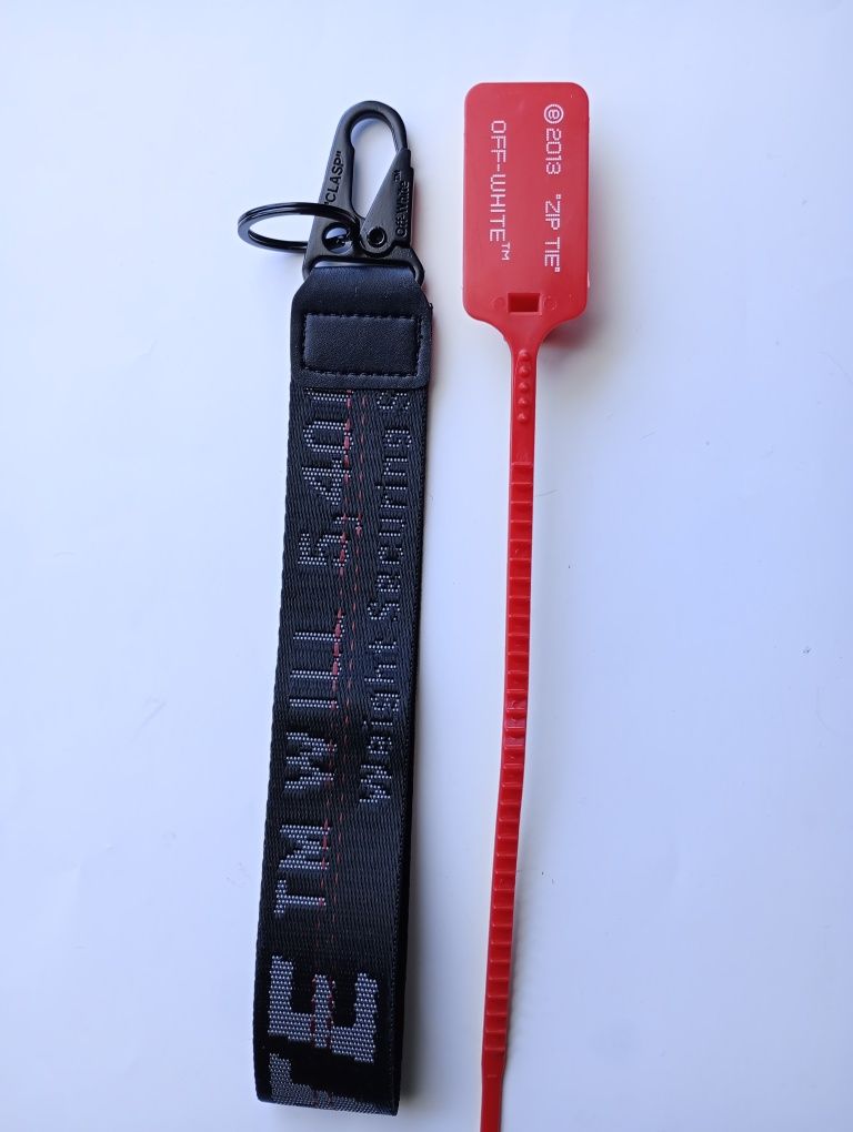 Brelok Off-White