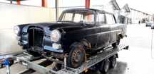 Maska  mercedes w110 skrzydlak SUPER CENA