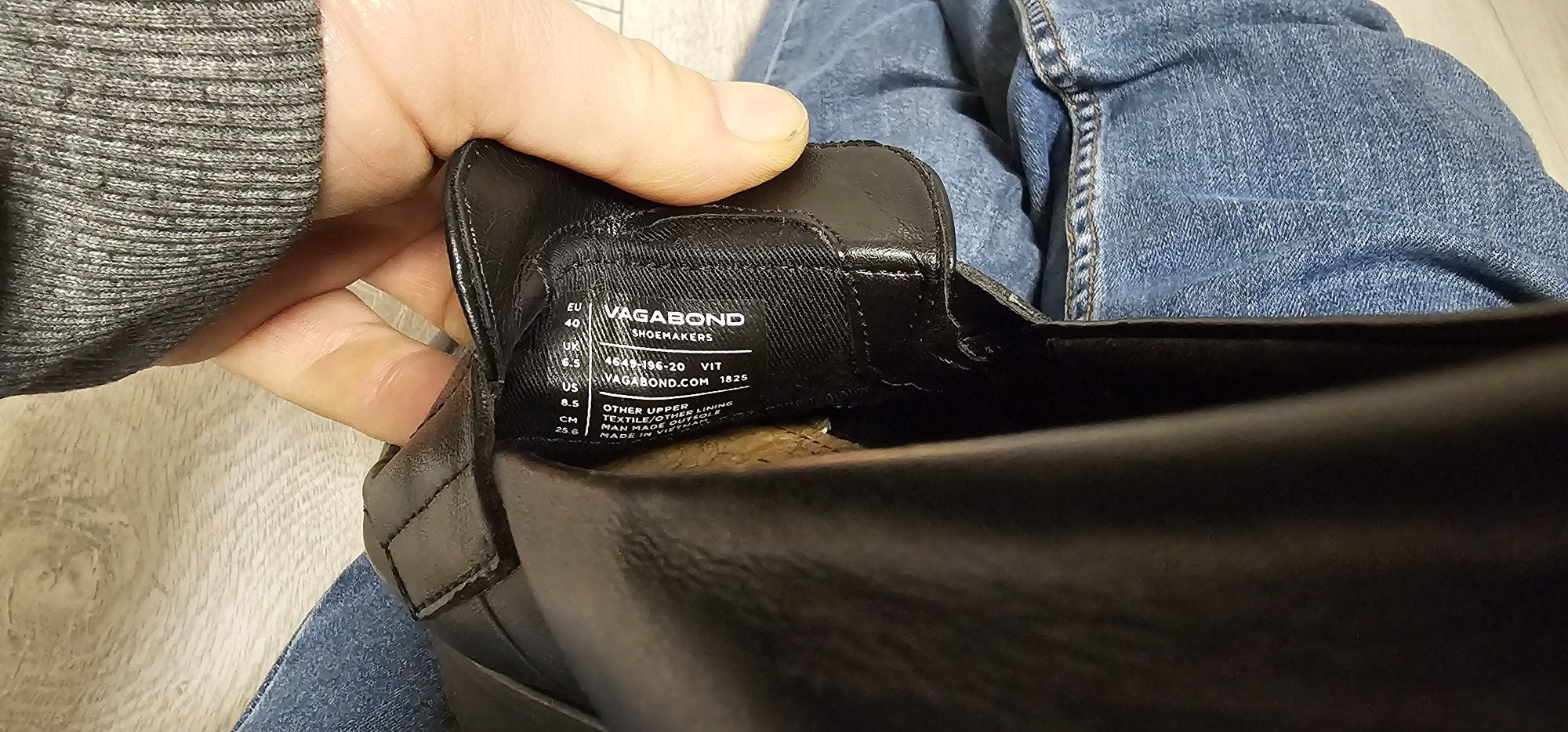 VAGABOND damskie mokasyny na grubej podeszwie rozmiar 40 wkładka 25,5c