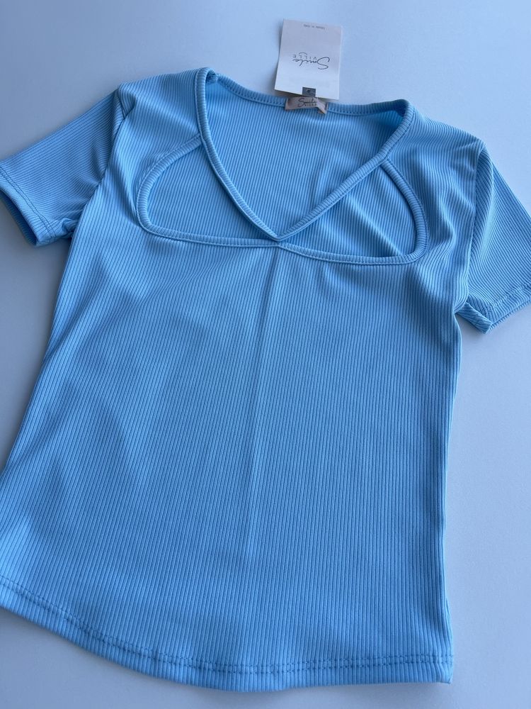 Roupa NOVA com etiqueta XS/S/M