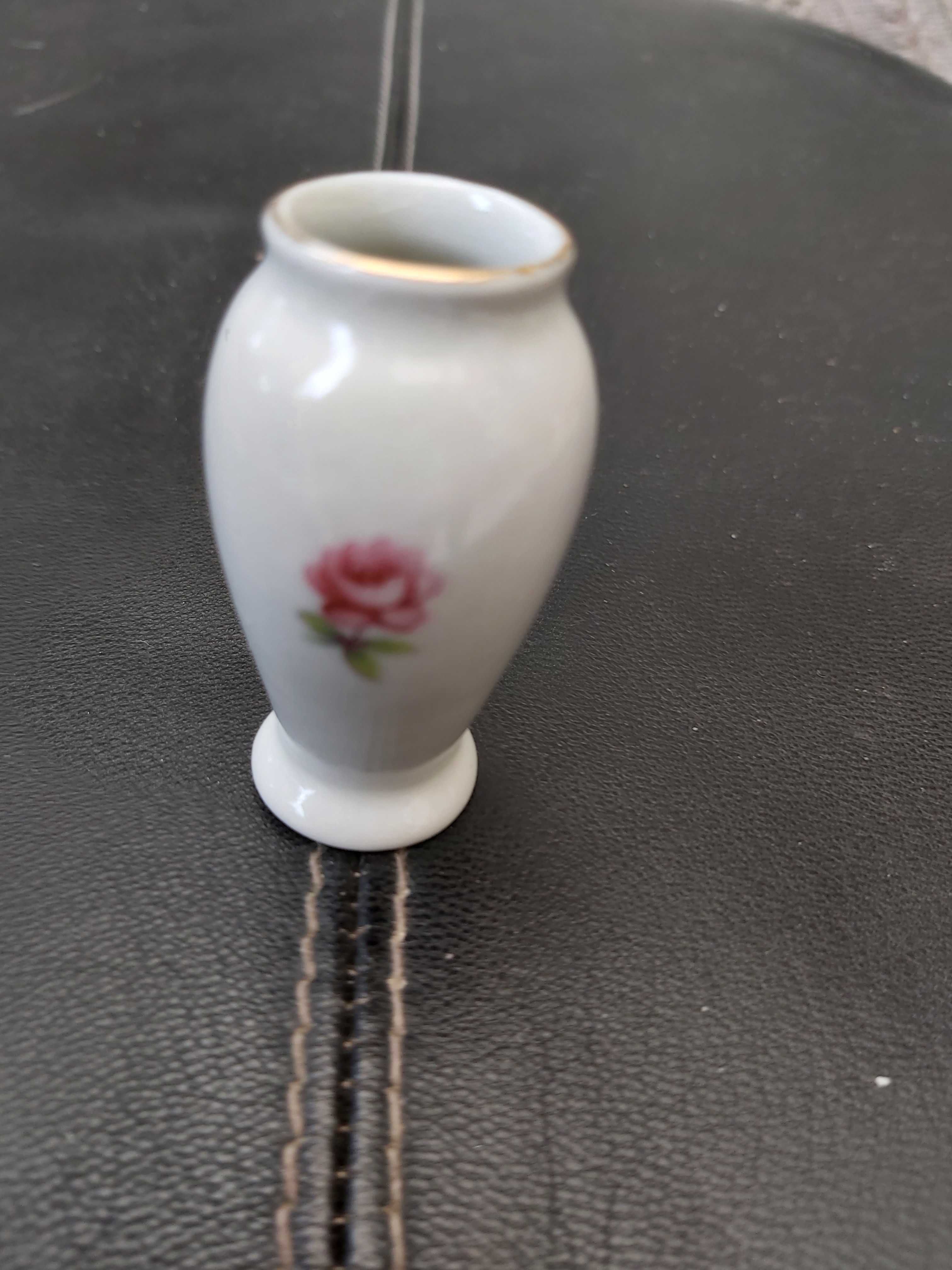 Unikat! Porcelanowy miniaturowy wazonik Hollohaza vintage