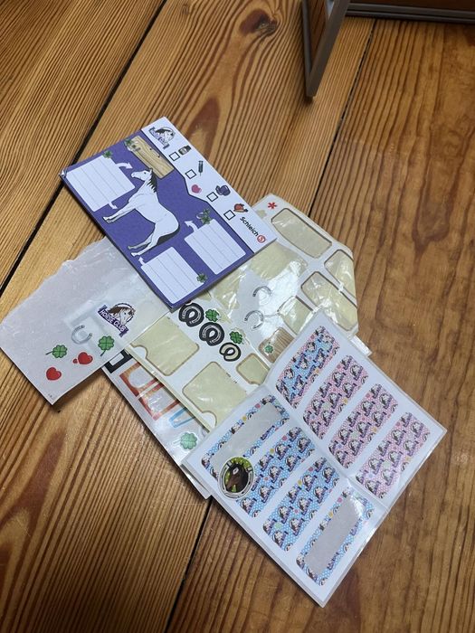 Auto z boksem schleich