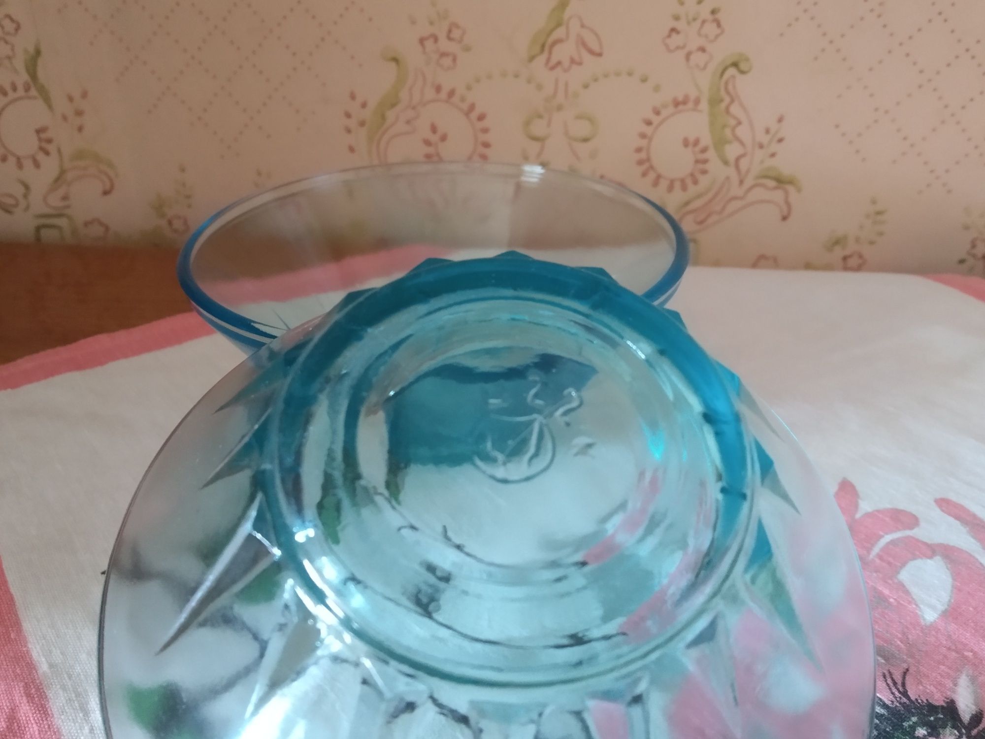 Пиалы 2 шт. бирюзовое стекло, салатники