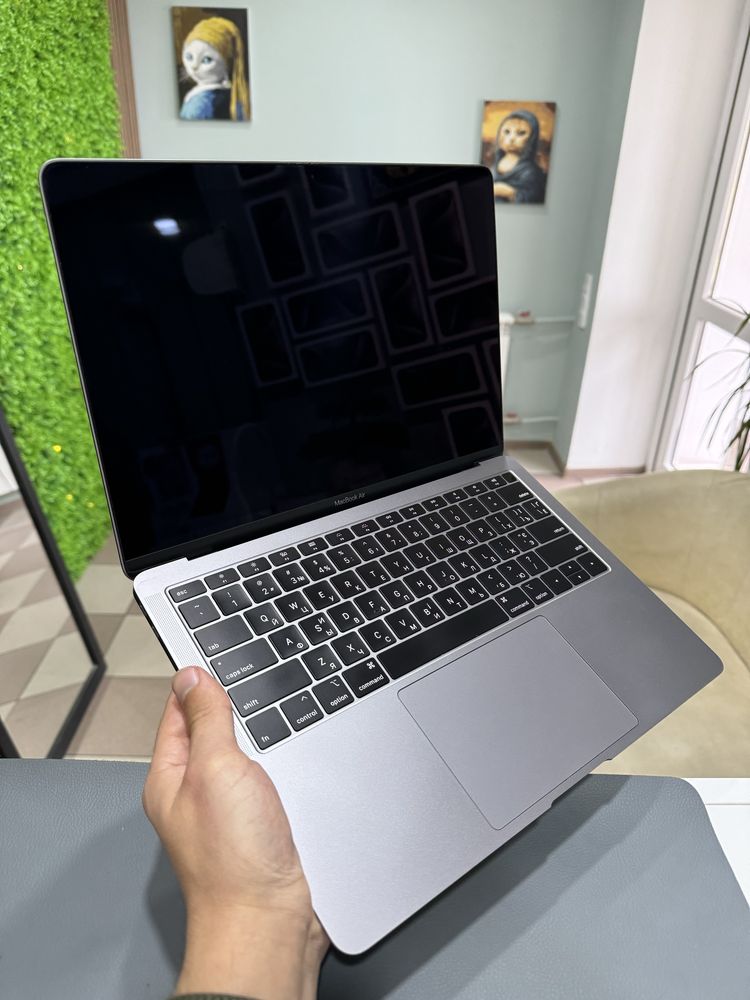MacBook Air (Retina, 13-inch, 2019), core i5, Space Gray