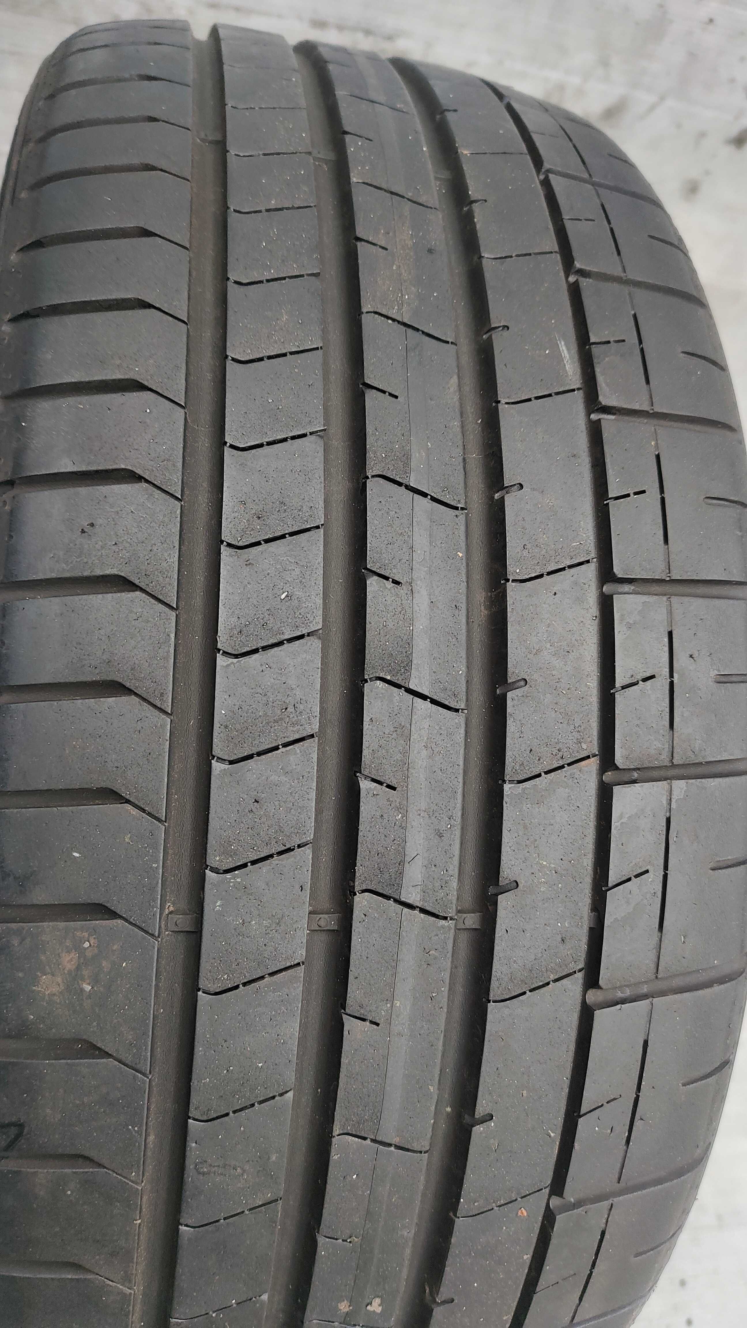 Opona Letna 235/35/19 Pirelli Pzero 7mm