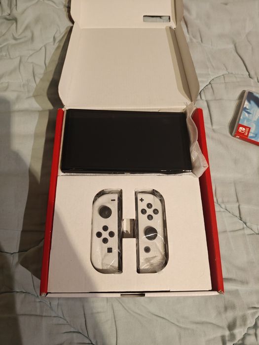 1. Przerobione Nintendo Switch Oled 256GB CFW + etui