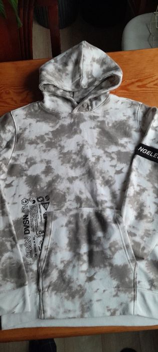Bluza męska z kapturem.