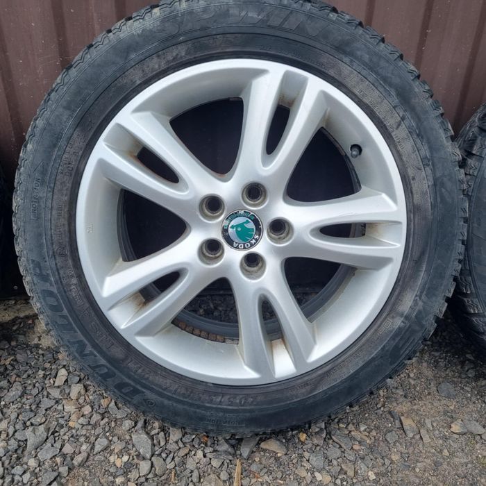 Sprzedam felgi aluminiowe z oponami – Skoda, rozmiar 16”