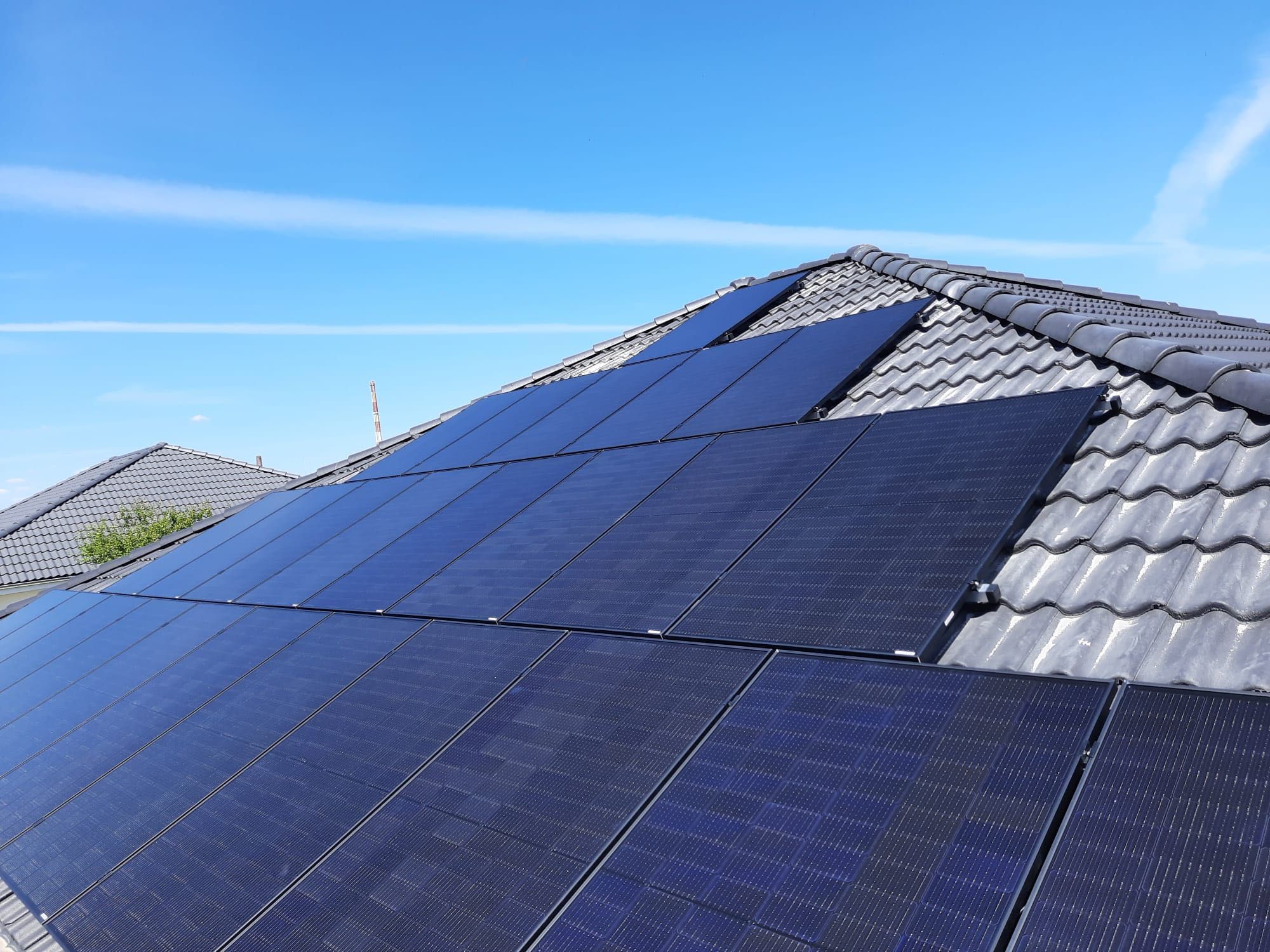 Fotowoltaika 10,235 kWp + 15,36 kWh magazyn energii, DOTACJA