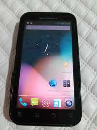 Смартфон Motorola Defy MB525  + зарядка.