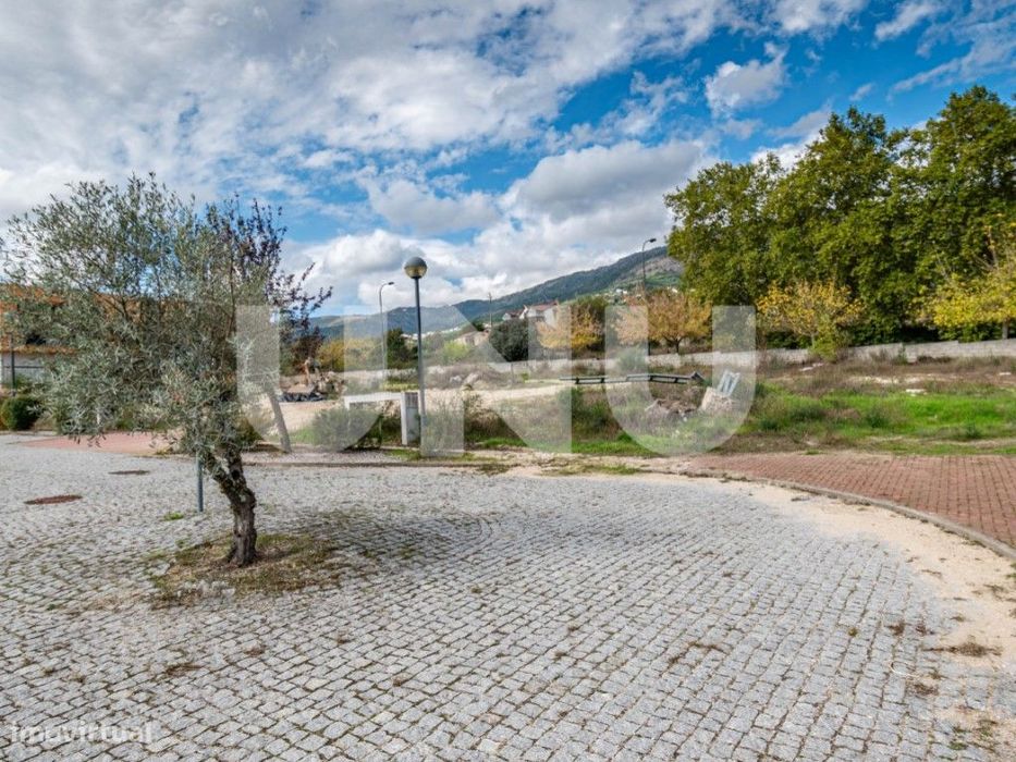 Lote De Terreno Para Construção De Moradia Unifamiliar No Canhoso (...