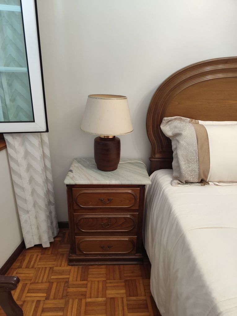 Quarto completo todo em madeira