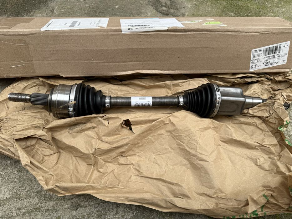 Продам піввісь на Ford Escape / Kuga