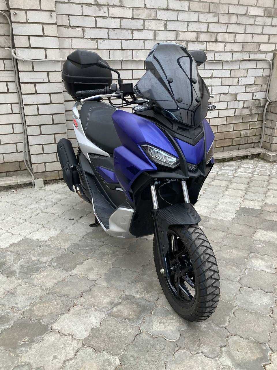 скутер Aprilia sr 125 gt