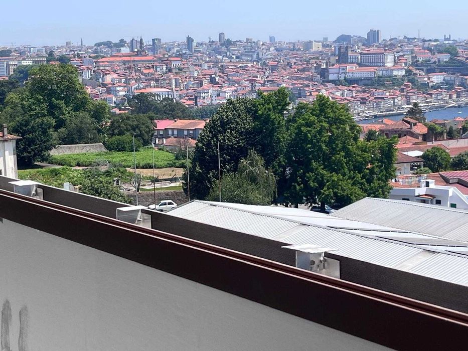 Vista Rio Douro - Tem piscina e pista de atletismo- Metro