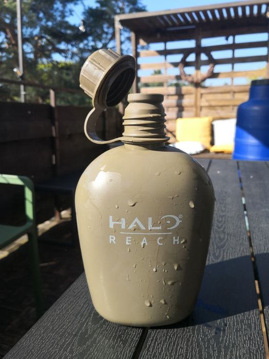 Oryginalny bidon z gry Halo Reach
